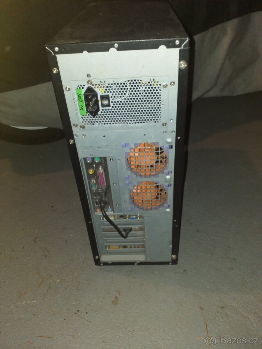 Prodám skříň bednu na počítač - 4