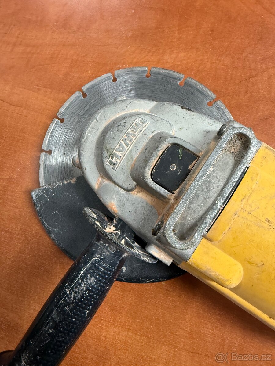 DeWalt s diamantovym kotoucem - 4