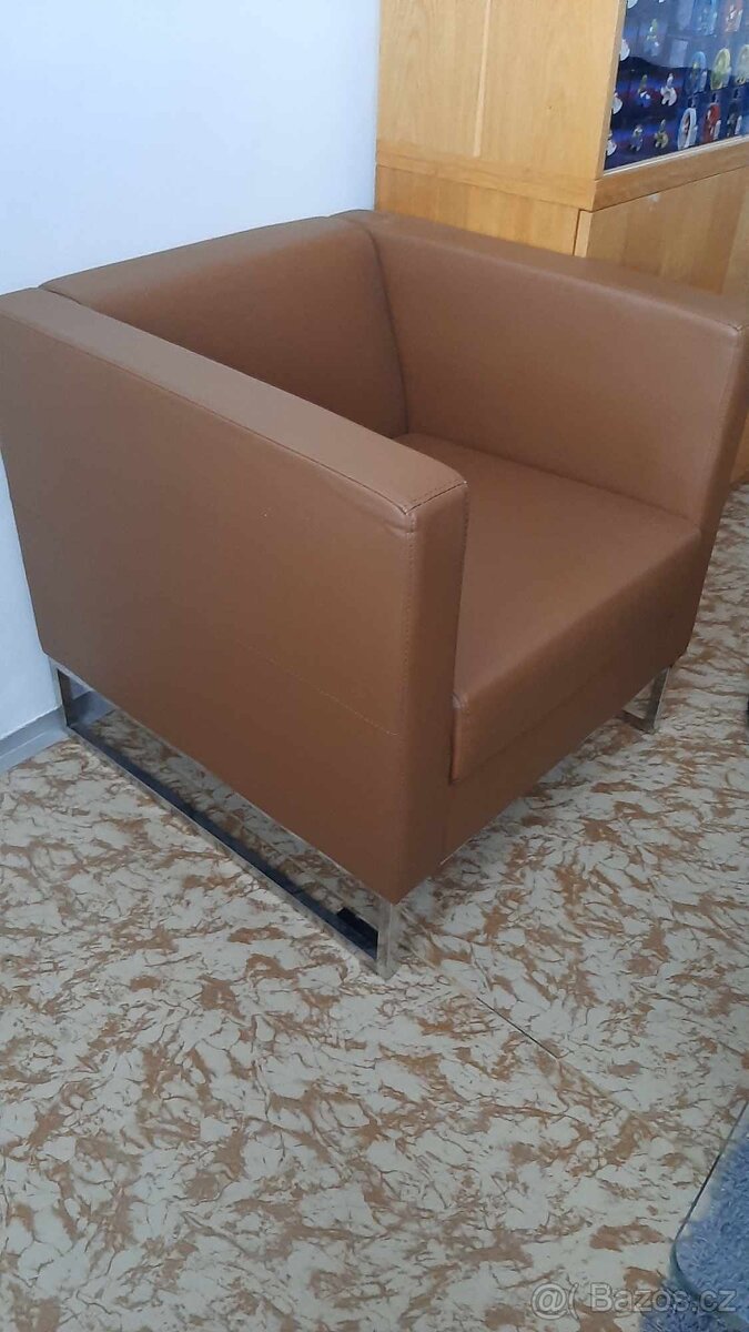 2x Krásná křesla na kovové platformě - 4