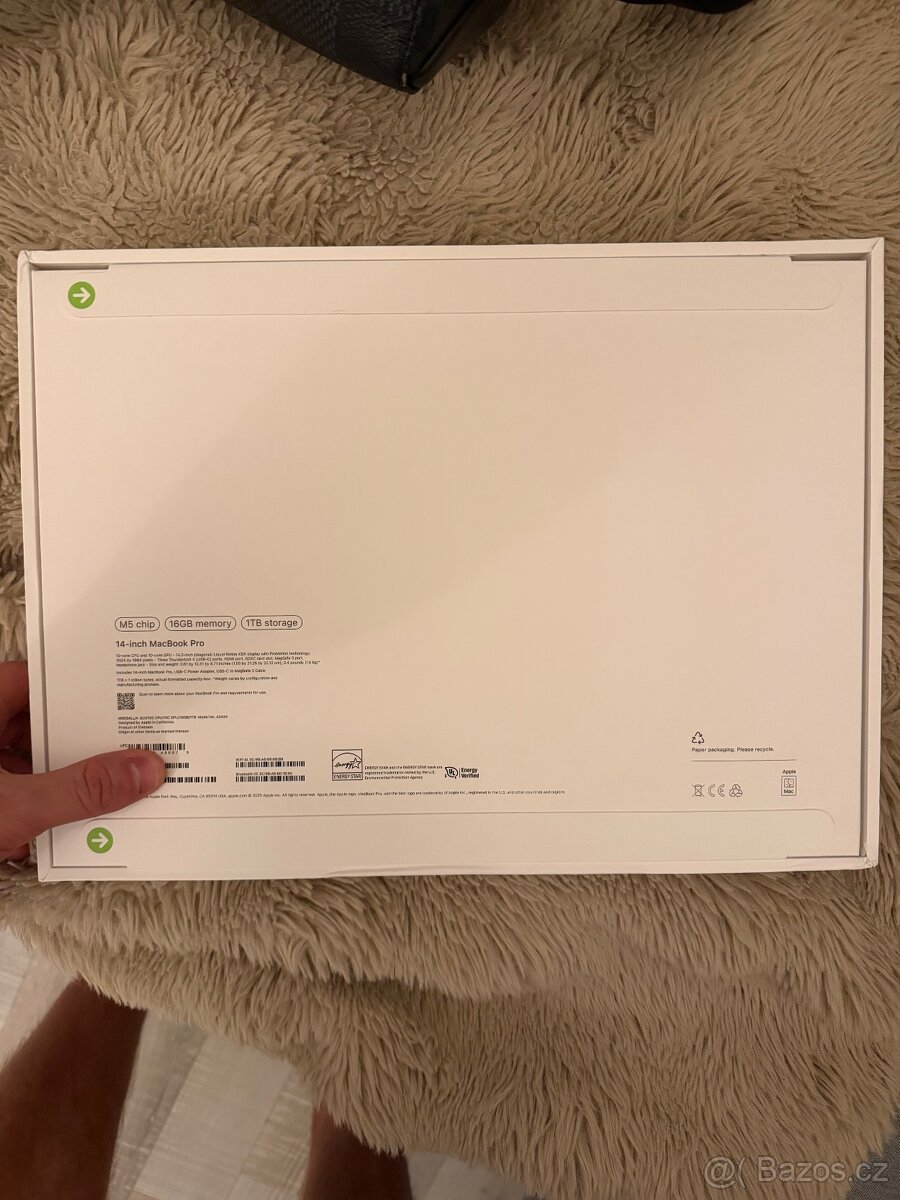 Apple MacBook Pro M5 14 256 GB 1 TB silver - 4