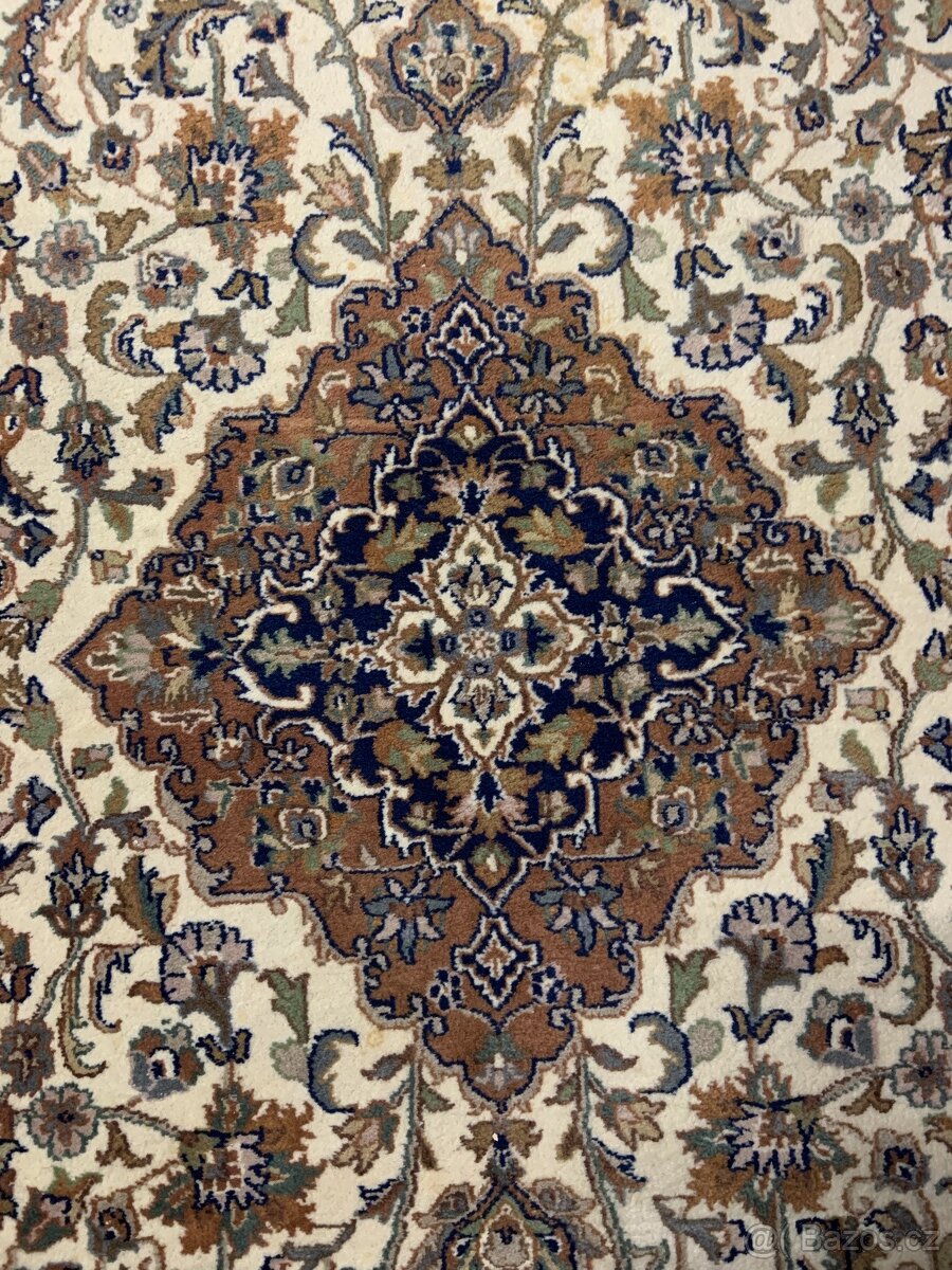 Perský luxusní koberec 315x190 - 4