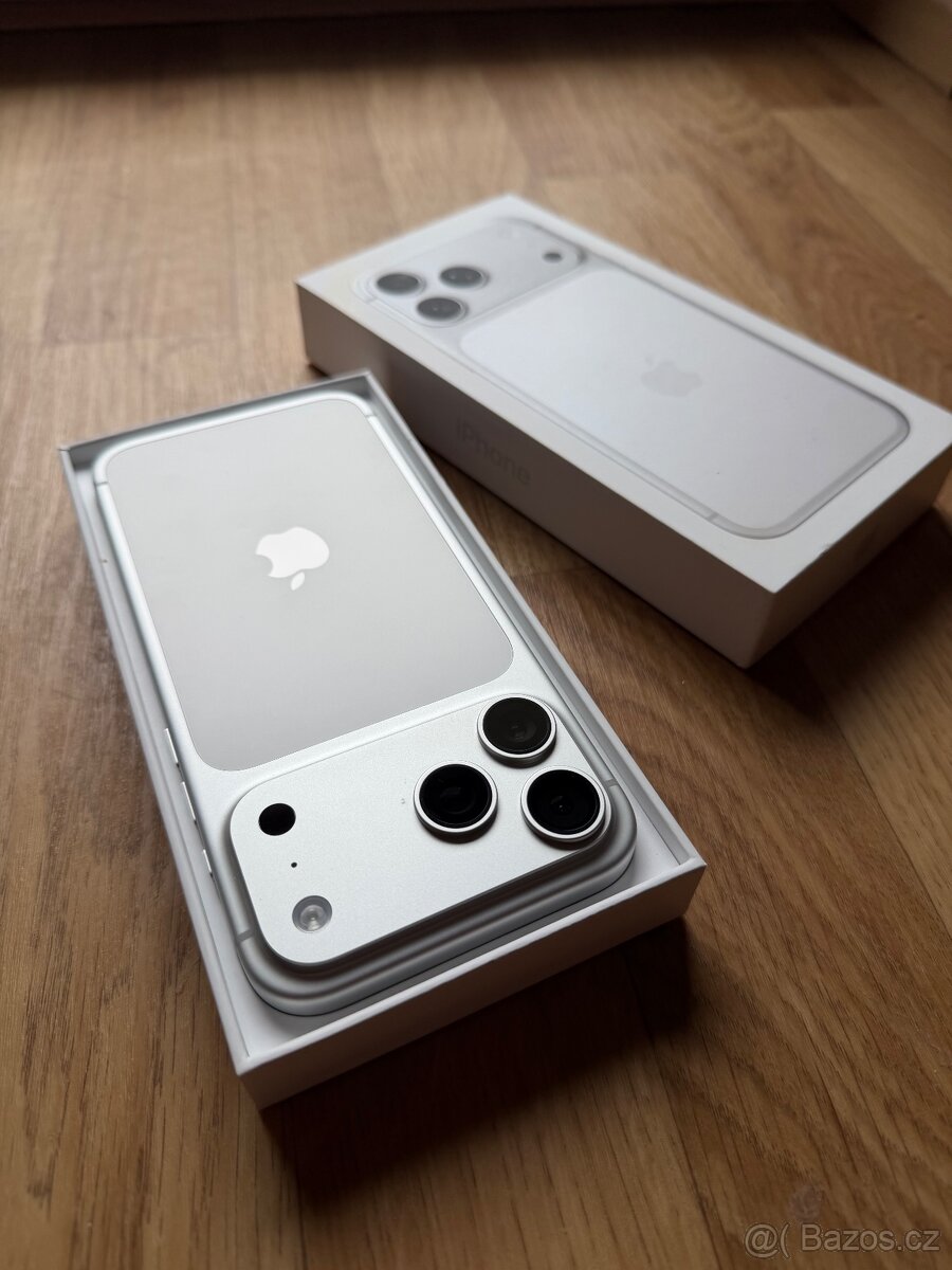 Apple iPhone 17 Pro Max 256GB stříbrný - 4