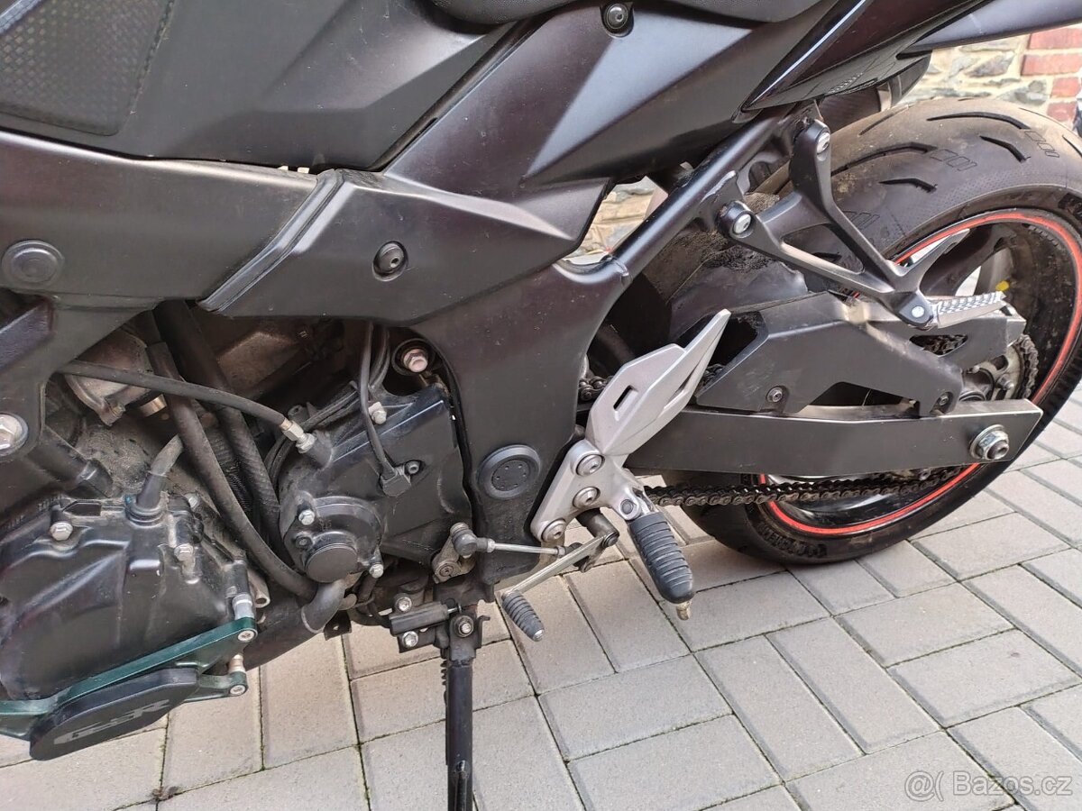 Suzuki gsr 750 - 4