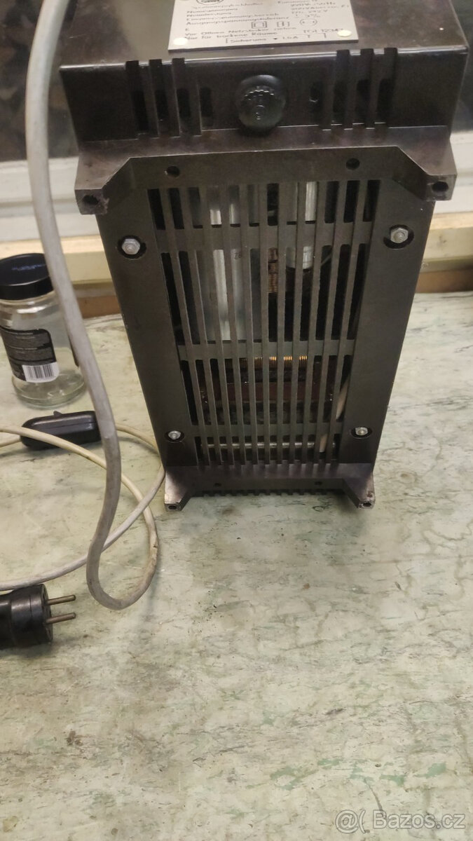 STABILIZÁTOR NAPĚTÍ 220V TGL-12347 - 4