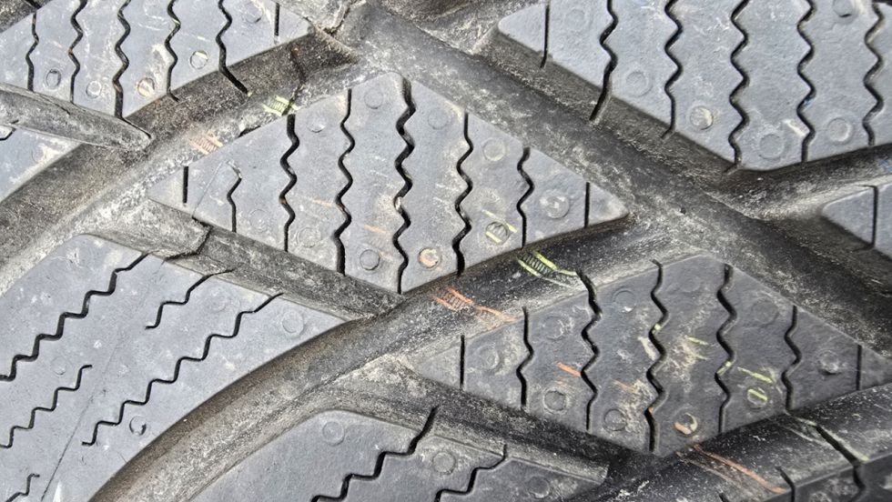 Zimní pneu 225/45/18 Bridgestone - 4