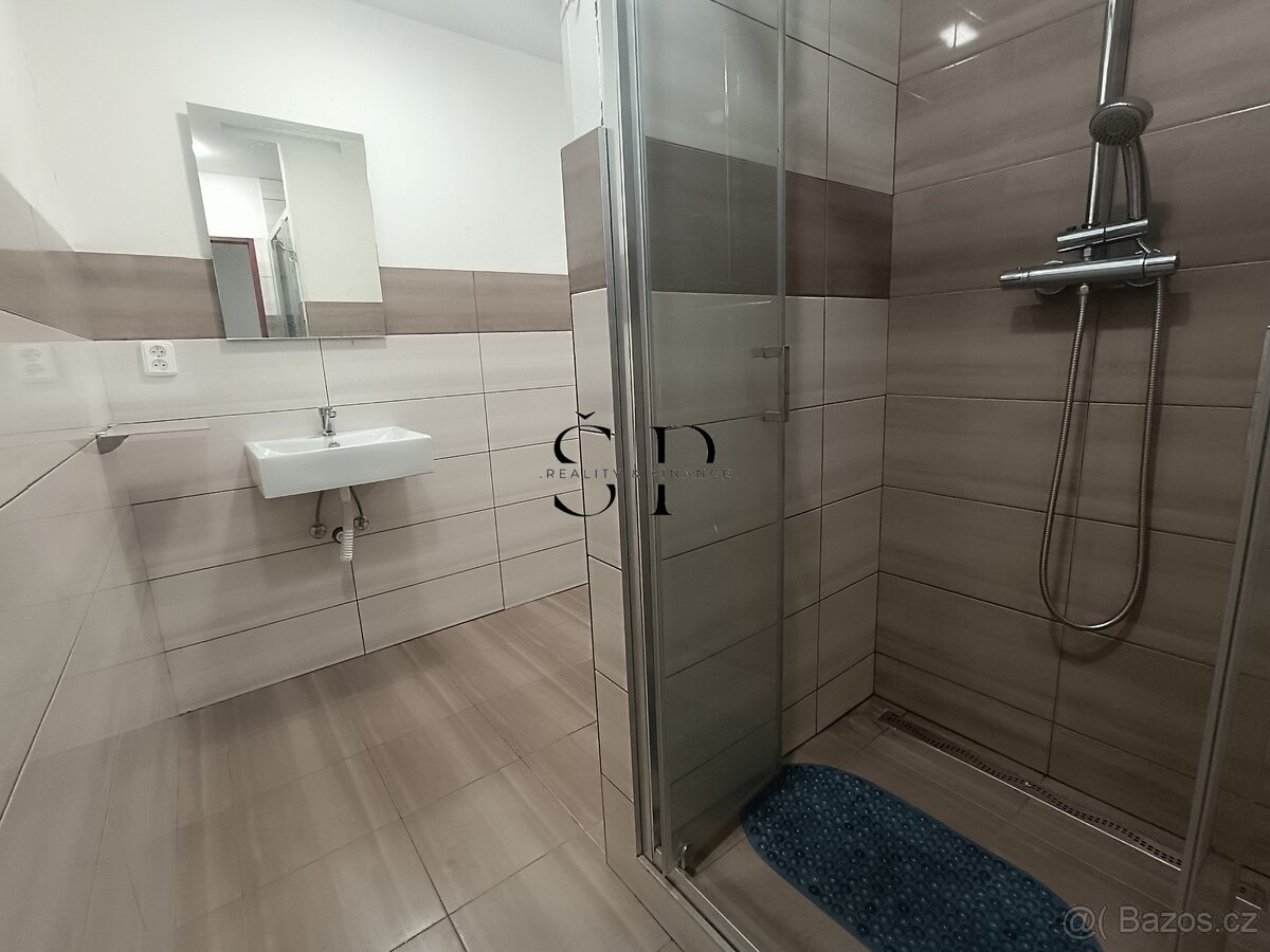 Pronájem bytu 2+1 s lodžií, 70 m² – Sídliště 9. května, Nejd - 4