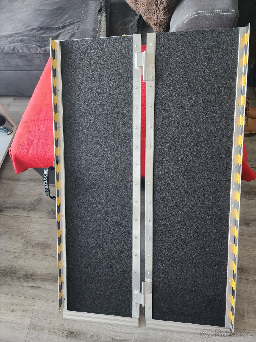 Skládací hliníková nájezdová rampa VEVOR - 4