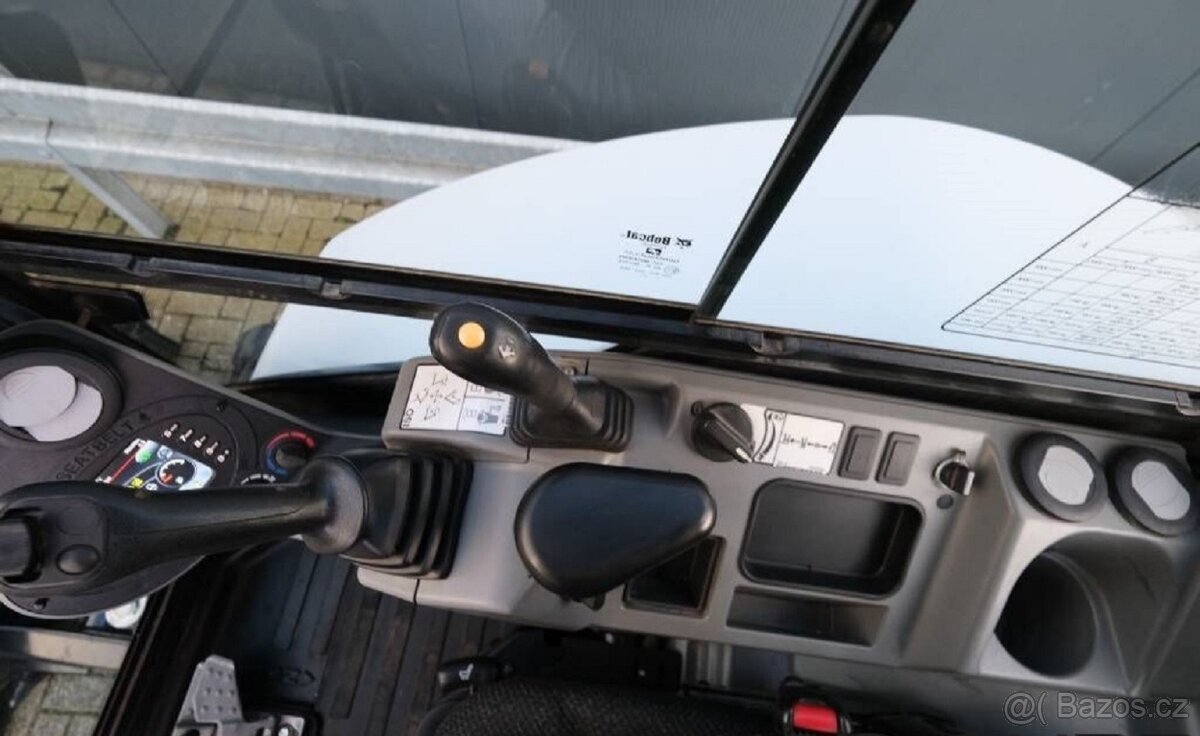 Mini-bagr| Výborný stav•Bobcat•3,4t-24,8 HP (18,2 kW) - 4