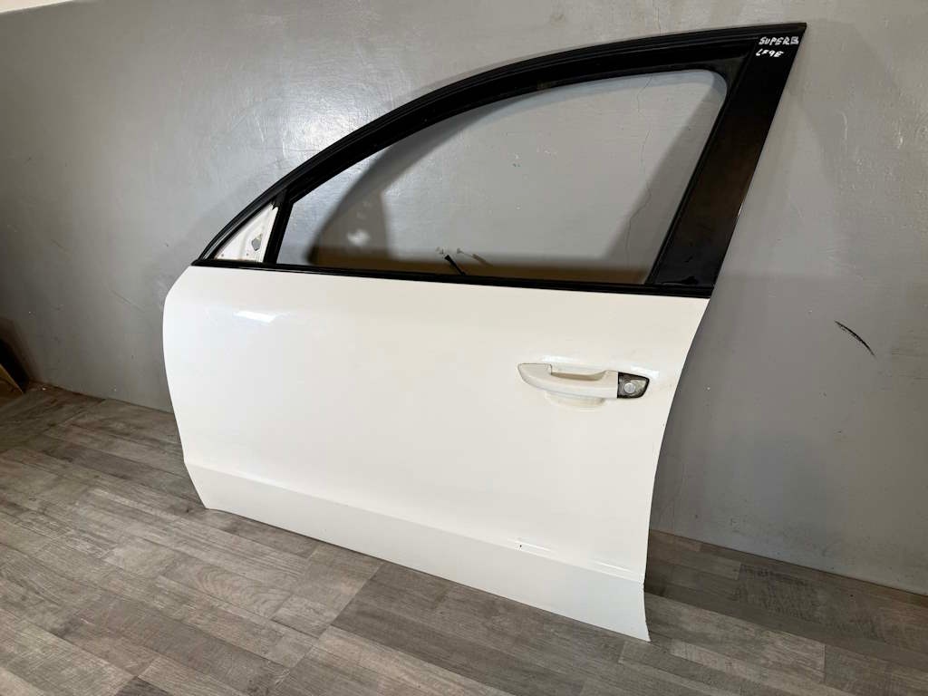 ŠKODA SUPERB 2 FACELIFT dveře LP - LF9E - 4
