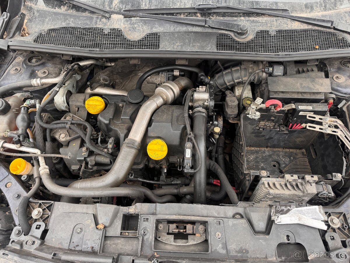 RENAULT FLUENCE 2010 na náhradní díly ND - 4