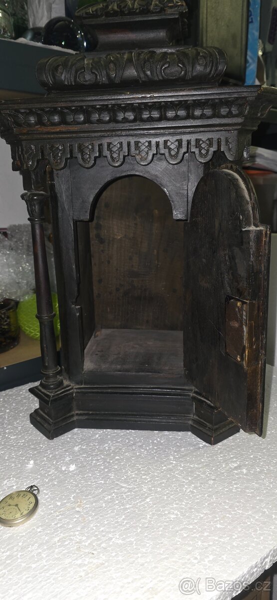 Hodně stará schránka/skříňka/ - 4