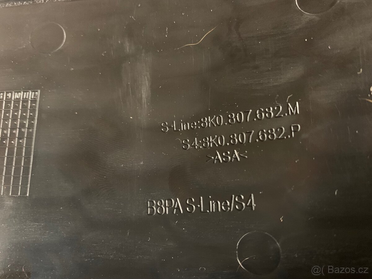 Mřížka nárazníku pravá Audi A4 8K0 807 682 - 4