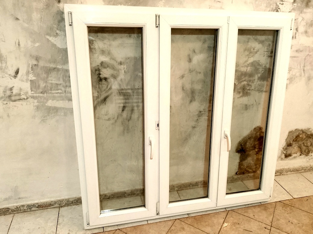 Okno 156 x 162 cm, doprava. - 4