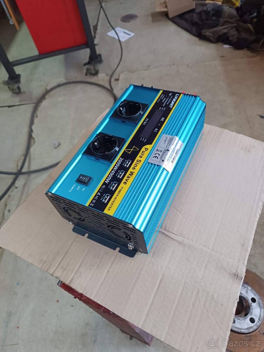 Měnič napětí 12/230 - 4