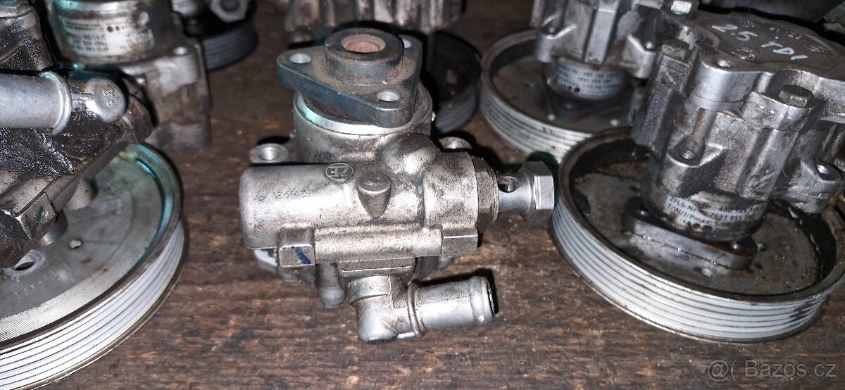 Servo cerpadlo Audi A4 8E 8e0145155t - 4