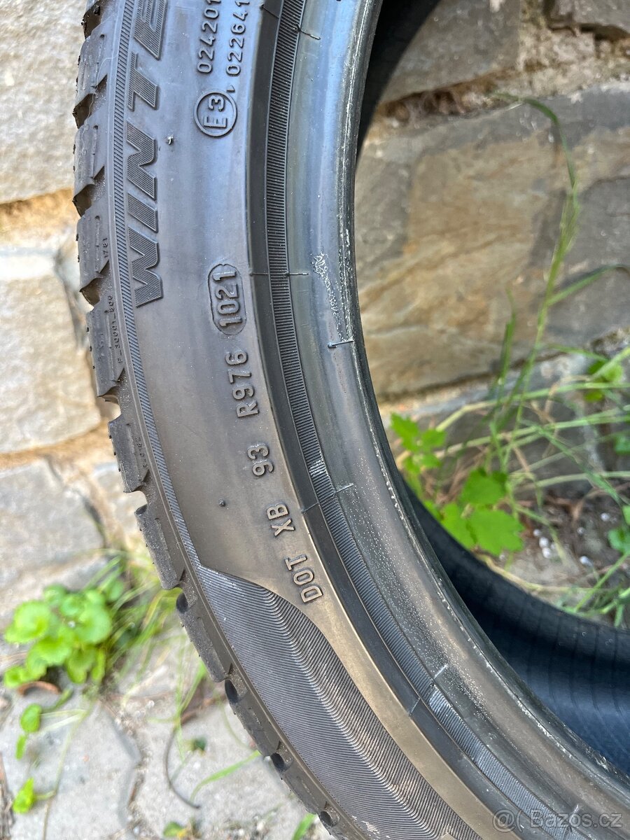 Pneu Pirelli 245/40 R19 - 4