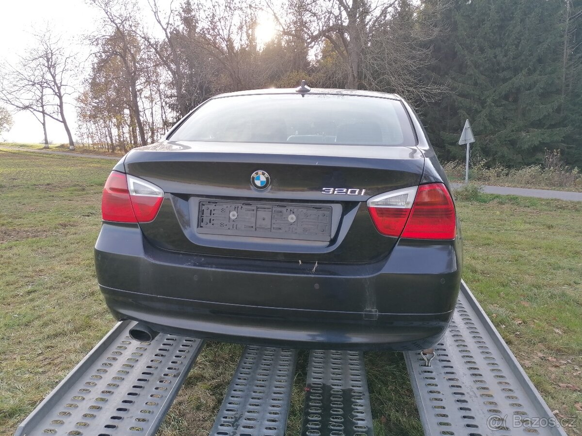 BMW 320i E90 rok07 - 4