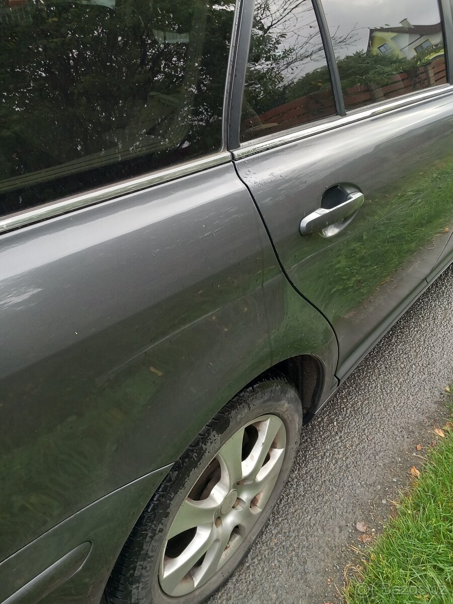 Toyota Avensis - 4