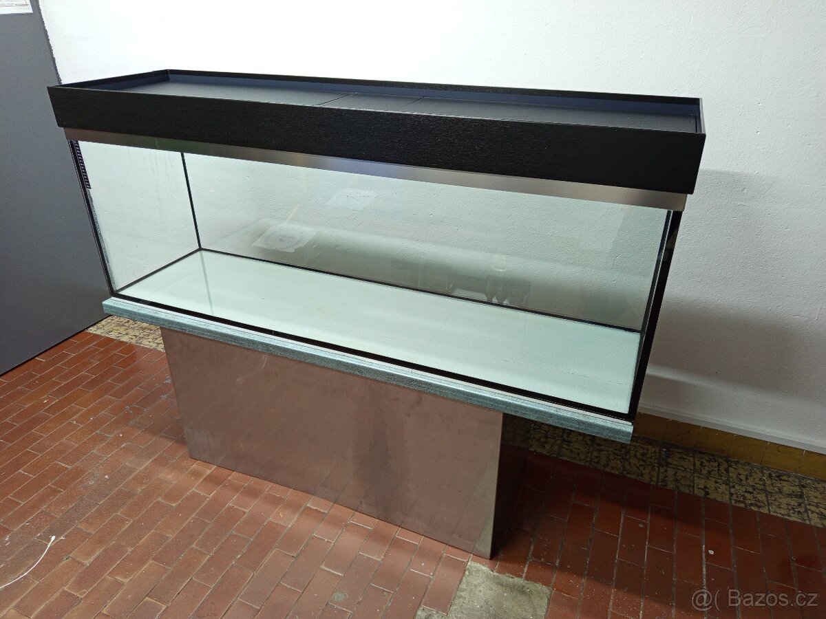 Prodám akvárium +vnější filtr - 4