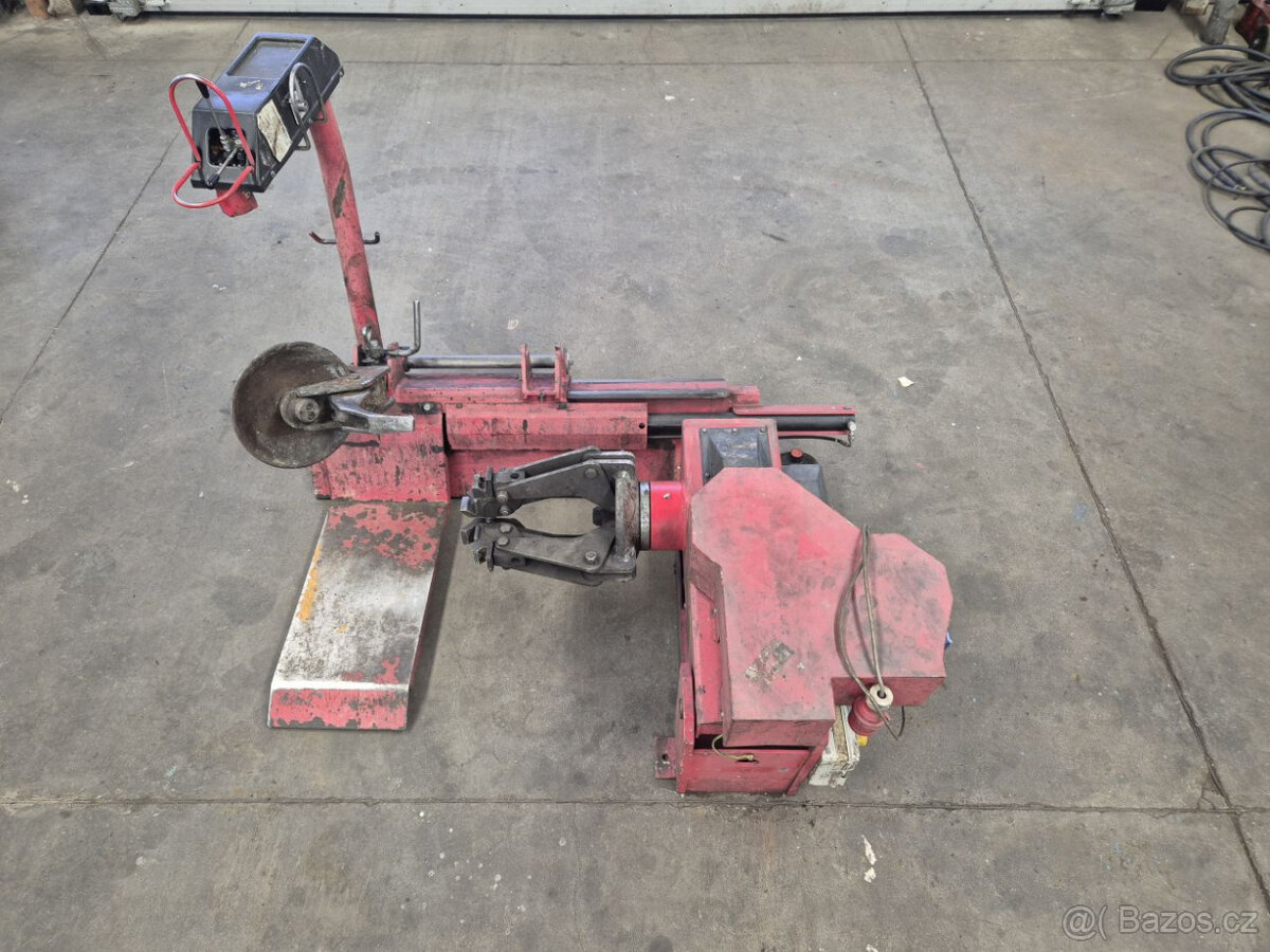 Nákladní zouvačka pneumatik Promont R 926 - 4