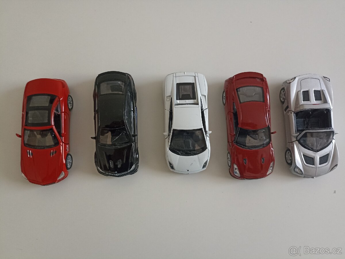 Sbírka autíček - 4