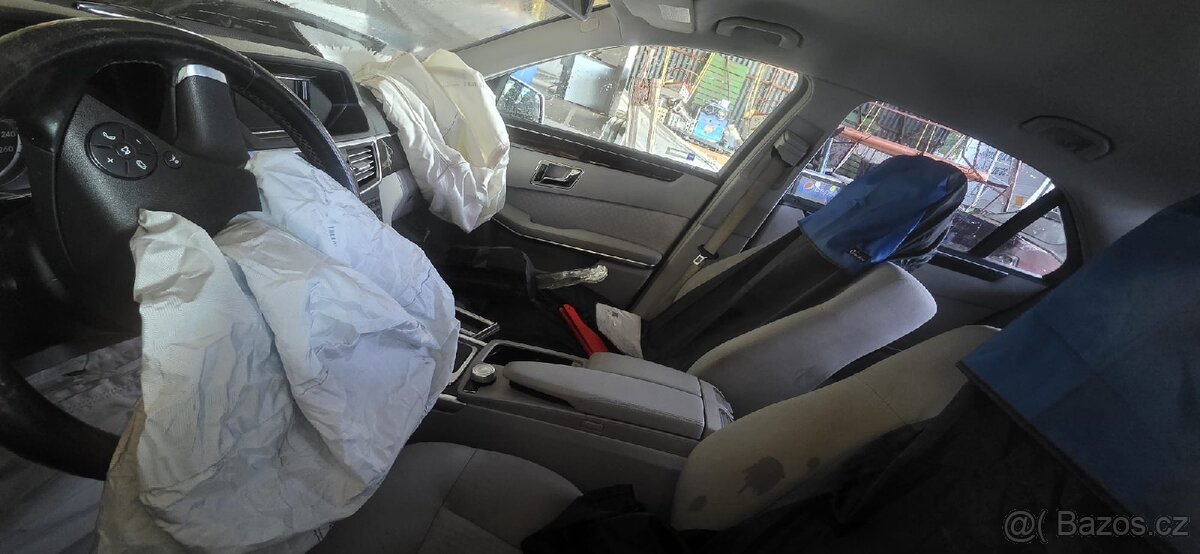 Mercedes Benz e212 - 4