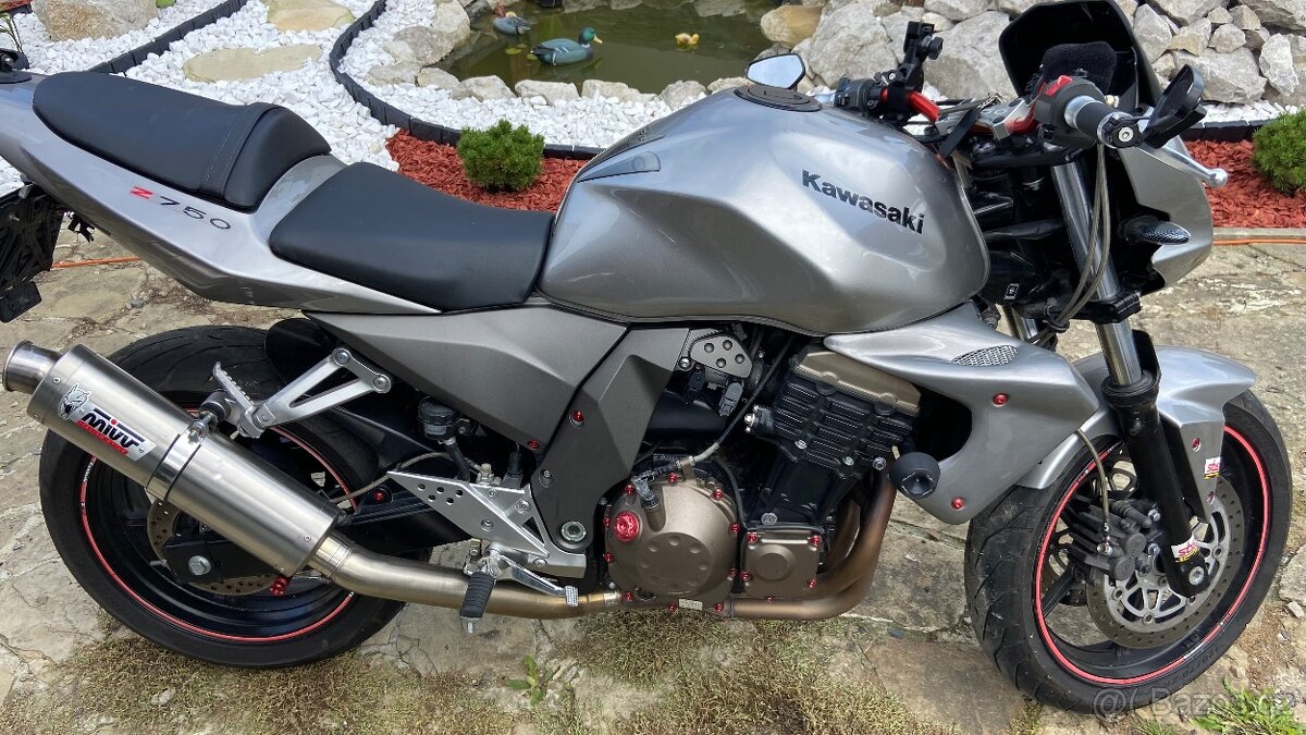 Kawasaki Z750 - 4