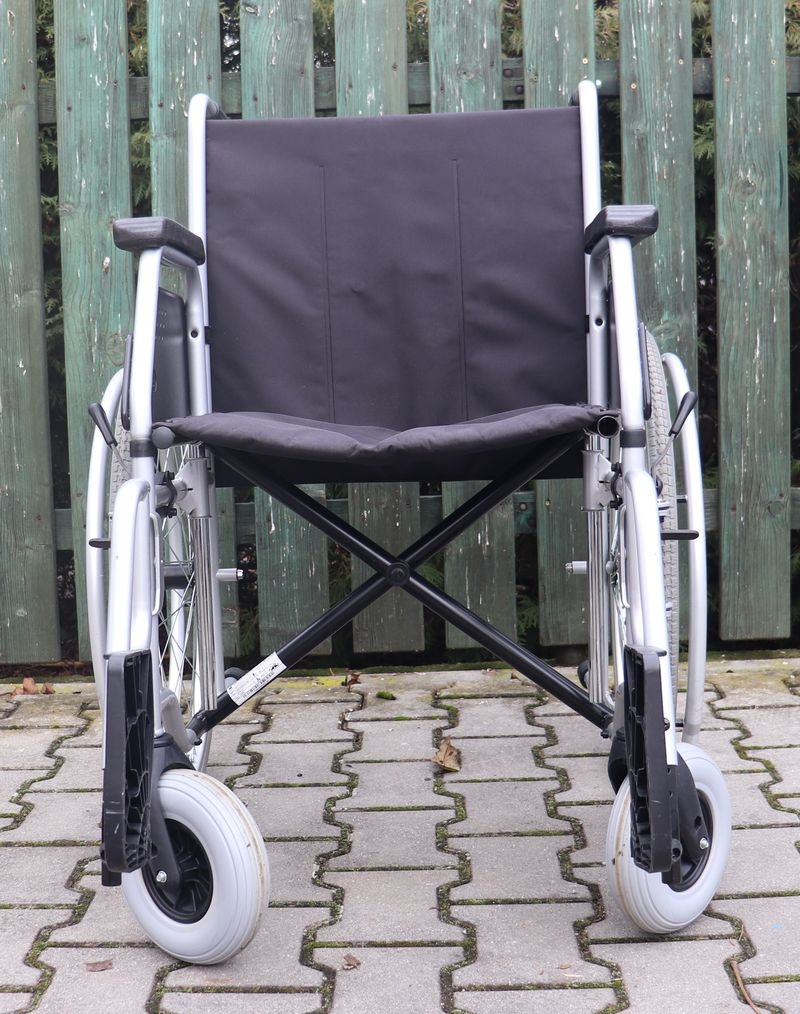 078-Mechanický invalidní vozík Meyra. - 4