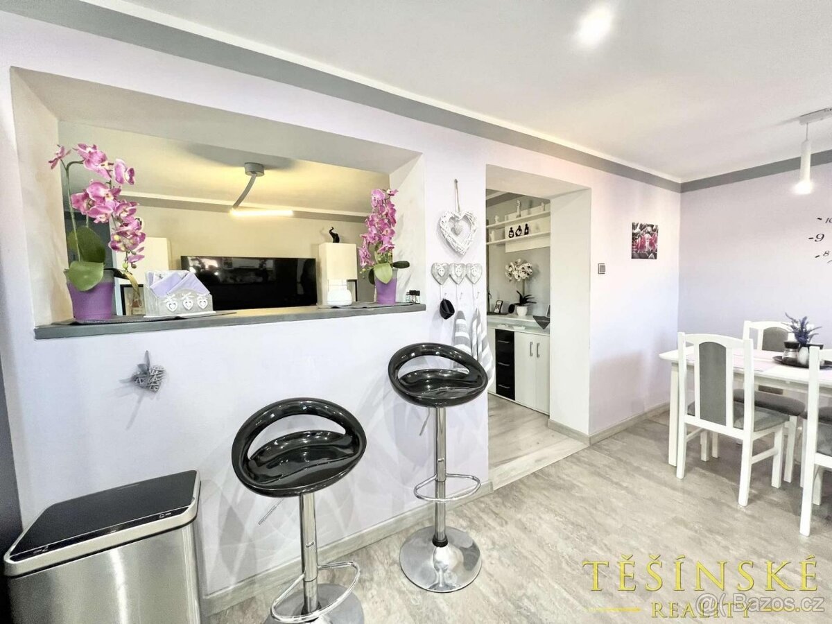 Prodej dvougeneračního rodinného domu se dvěma samostatnými - 4