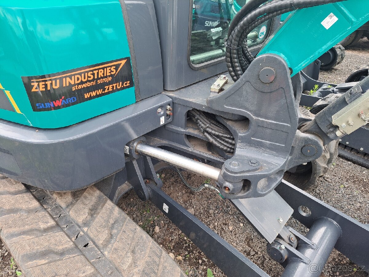 RYPADLO BAGR SUNWARD KUBOTA 6000KG AKCE - 4