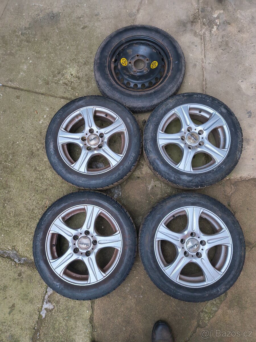 Kola Mercedes Benz A - 4