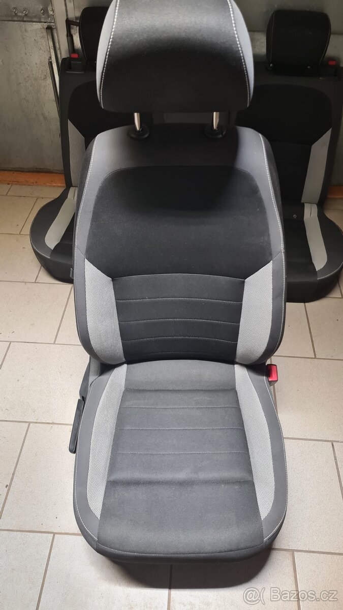 Škoda rapid spaceback interiér sedačky - 4