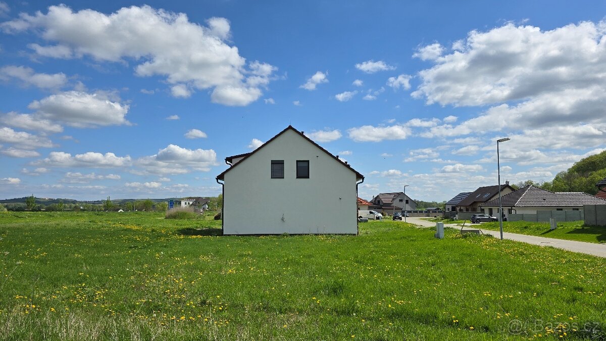 Stavební pozemek o výměře 781m2, v obci Milovice u Mikulova - 4