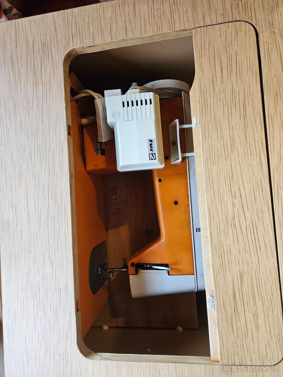 Šicí stroj Lucznik 438 - 4