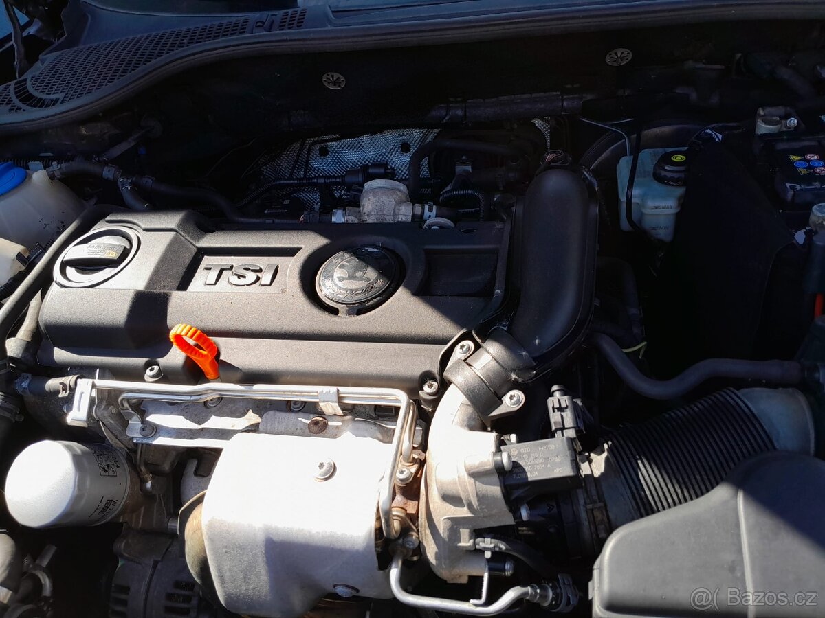 nd z škoda octavia 2 1.4tsi 90kw cax černá bílá - 4