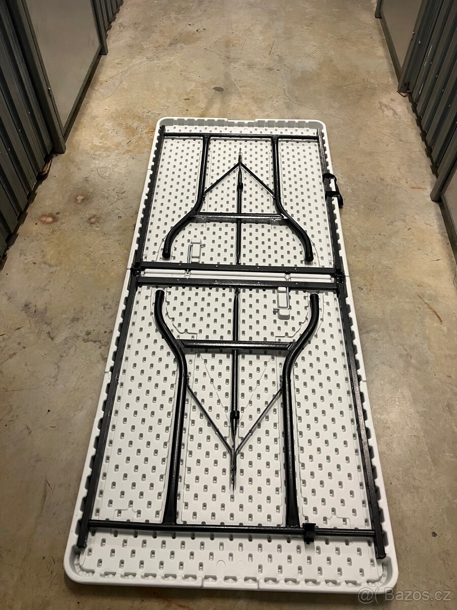 Stůl skládací - plastový - 4