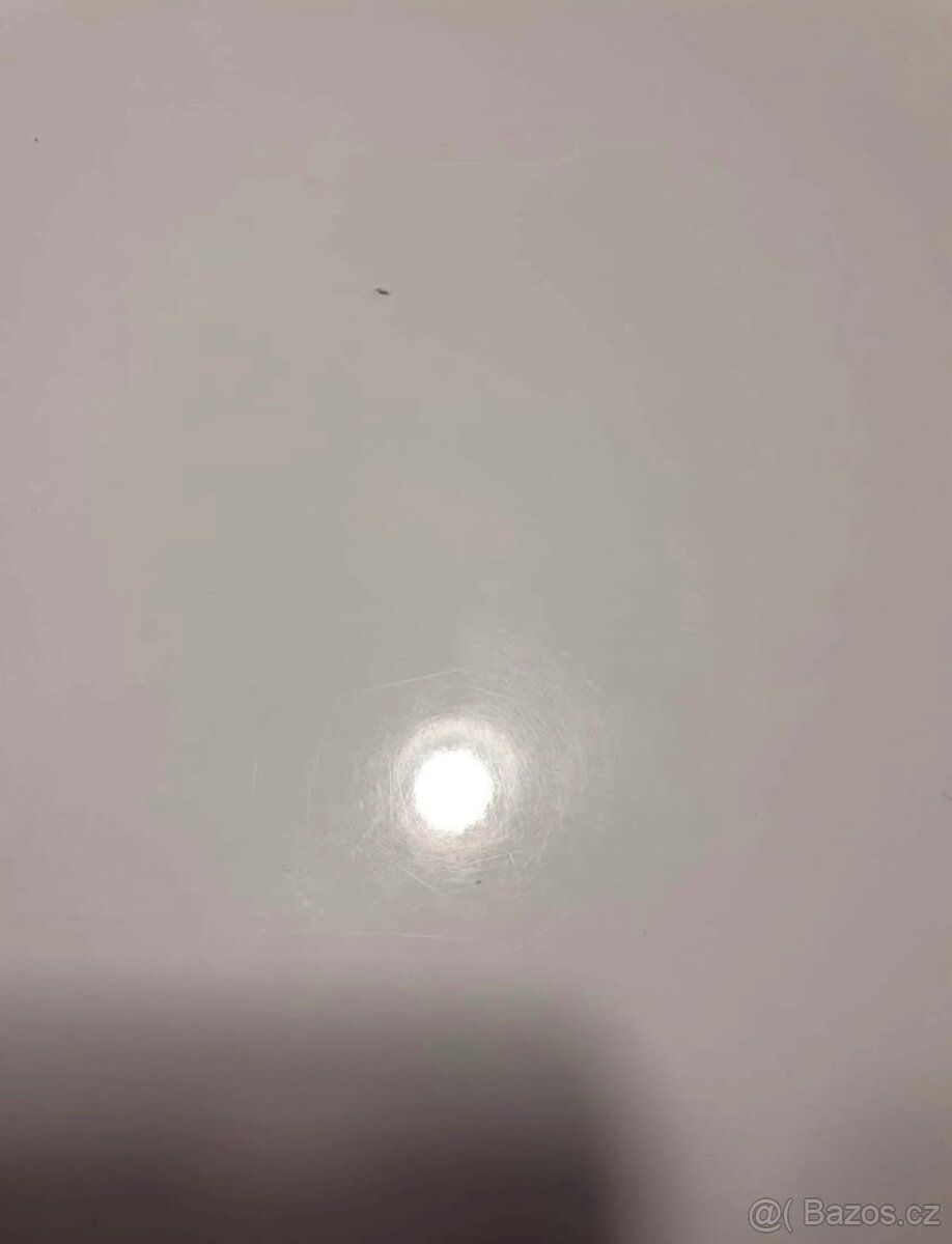 Kvalitní jídelní stůl - 4