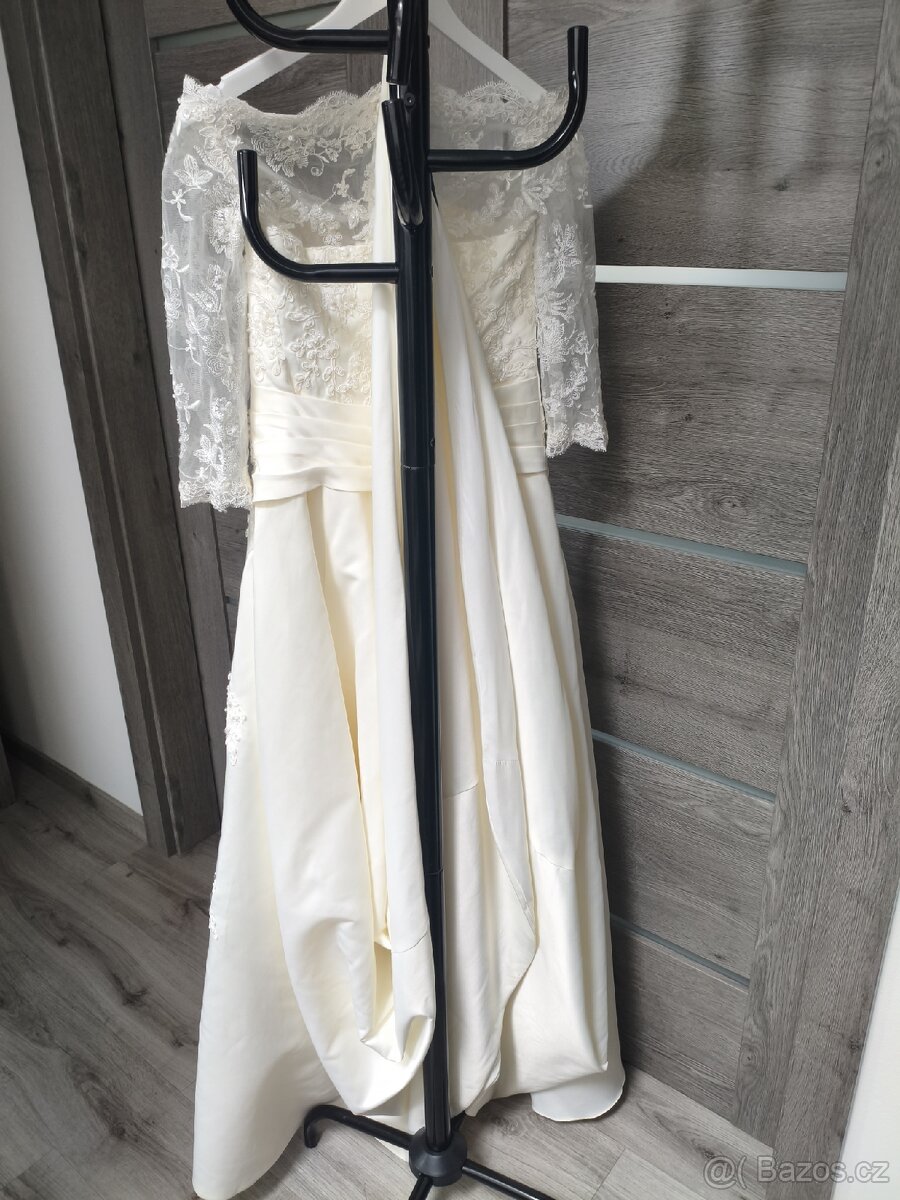 Svatební šaty s vlečkou vel. 36/38 - 4