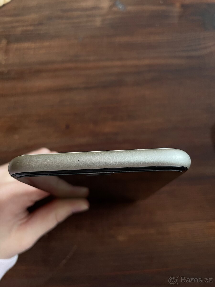 iPhone 11 128 gb bílý - 4
