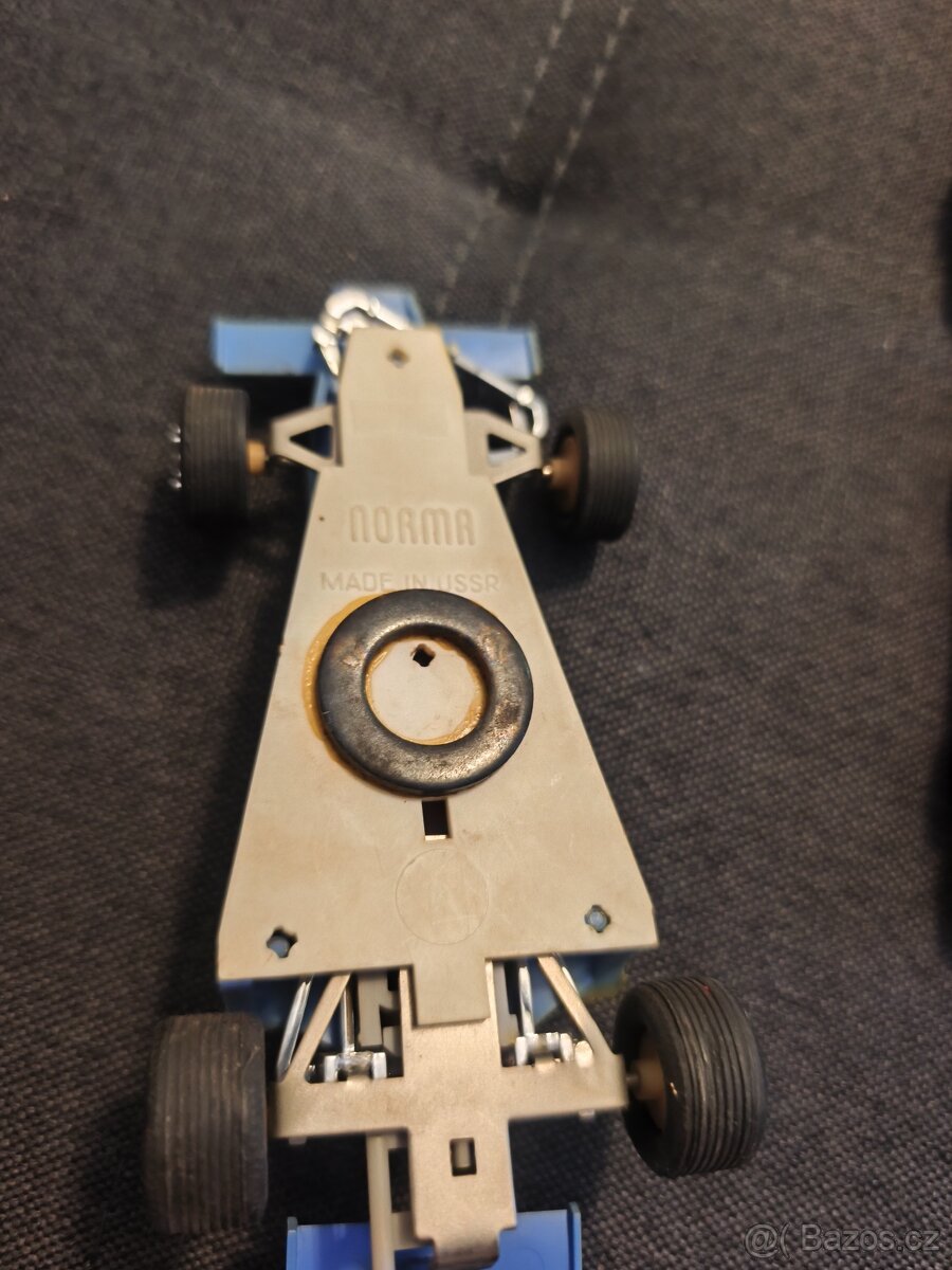 Staré plechové autíčka - 4