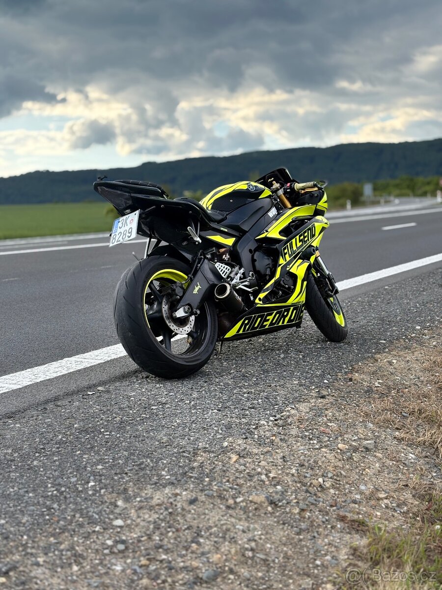 Yamaha R6 - 4