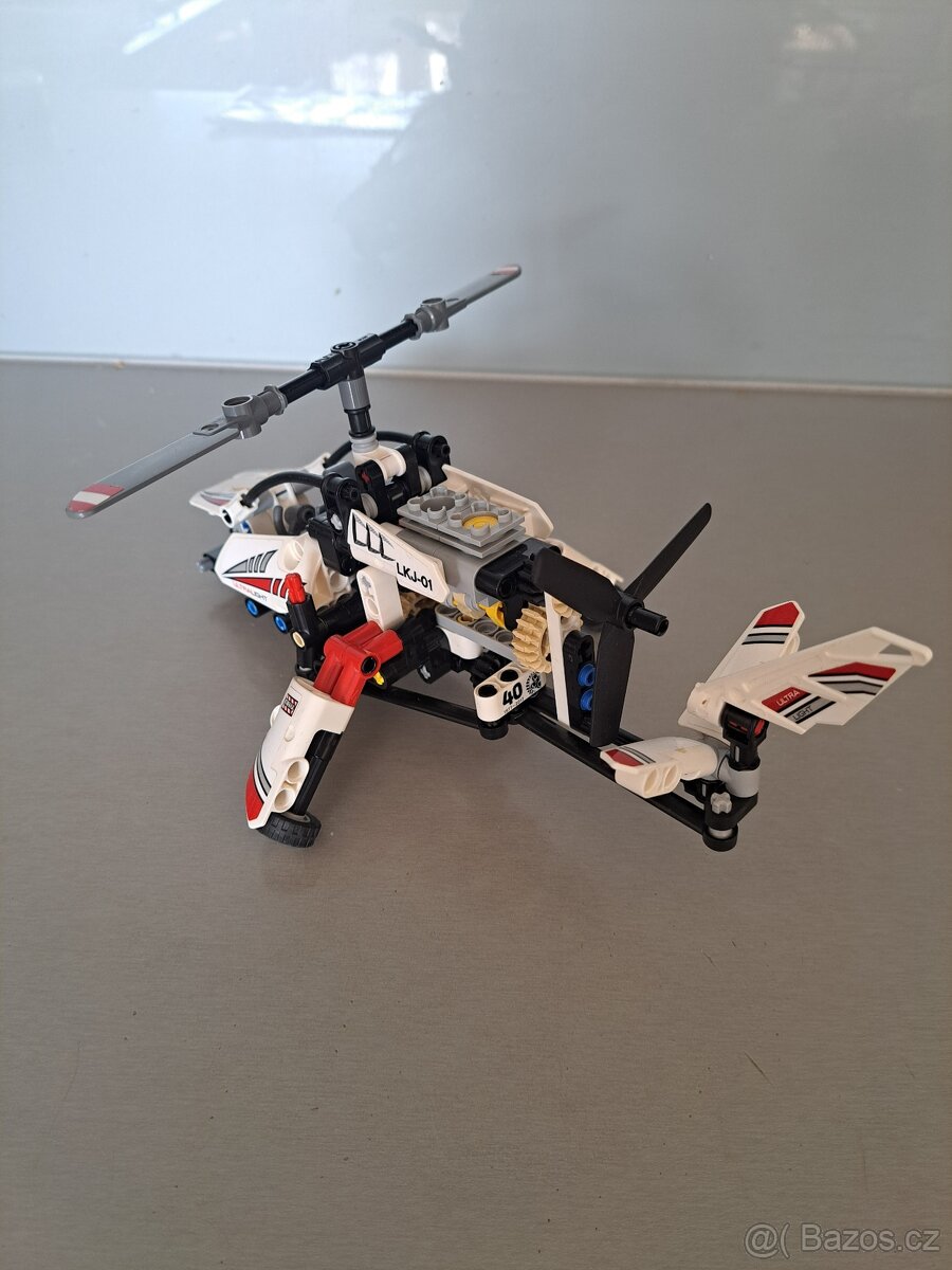 Lego technic - helikoptéra a letoun 2v1 - 4