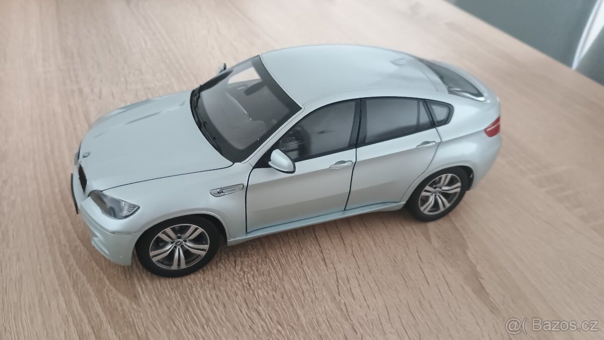 BMW X6 Kyosho 1:18 - 4