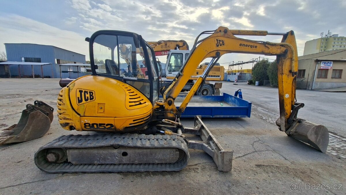 JCB 8052 - 4