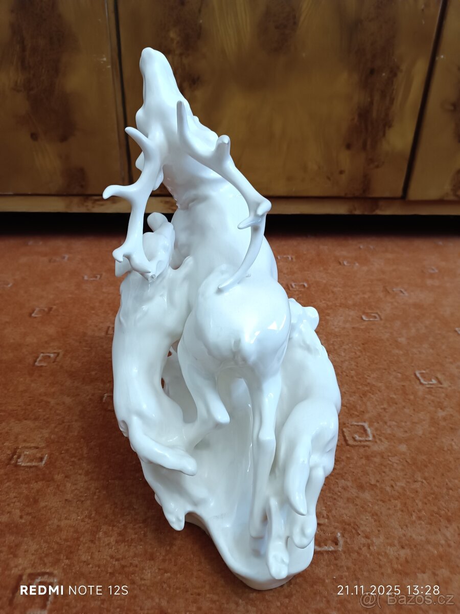 Soška porcelán royal dux štvanice jelen - 4