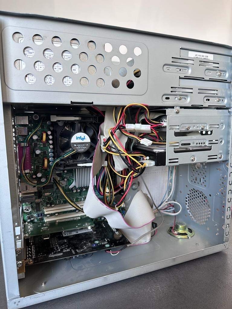 PC Autocont Office Pro P4 2.6GHz/1GB RAM/3.5 FDD/CDR/X-Fi - 4