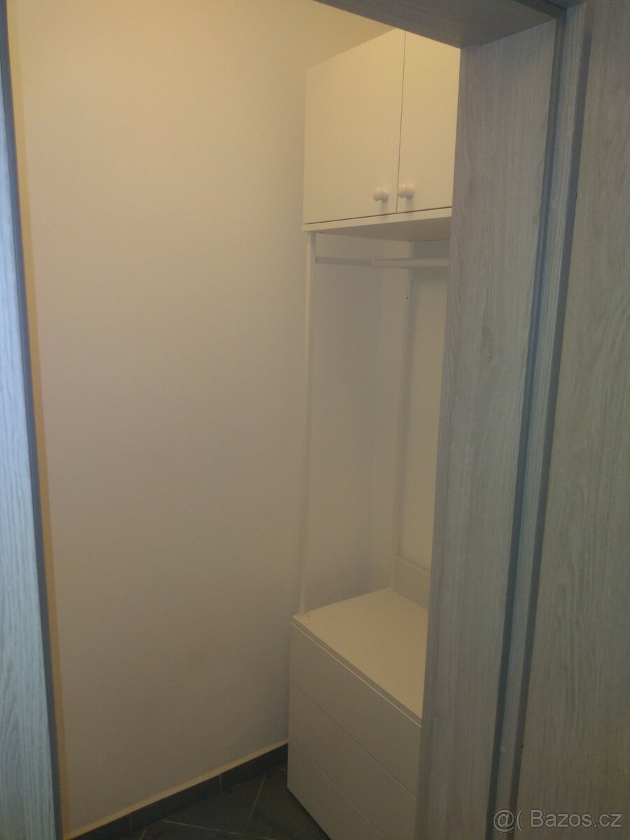 Pronájem bytu 1+kk - 4