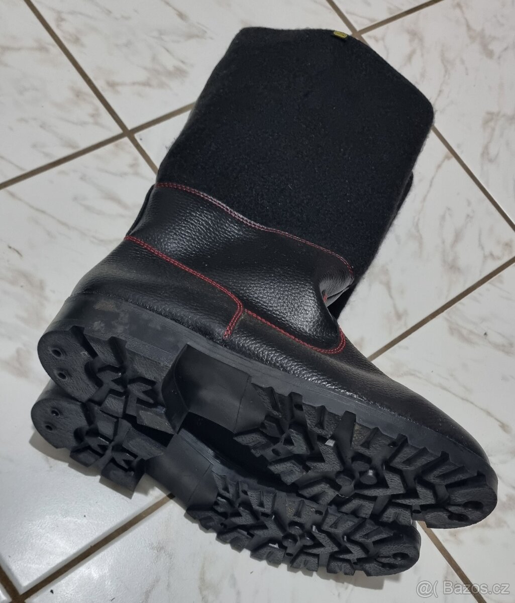 Filcáky zimní pracovní obuv - 4