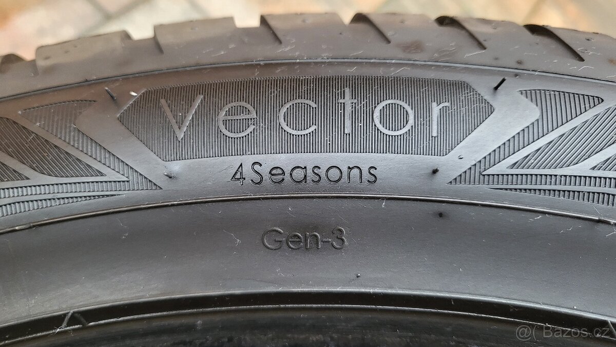 Sada Goodyear Vector 4Seasons SUV Gen-3 - 4