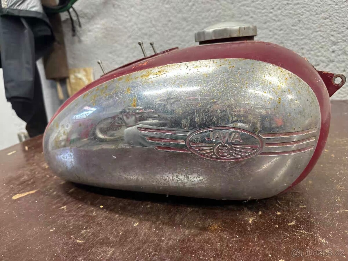 Predám nádrž JAWA 250/353 350/354 KYVACKA s otvor ampérmetr - 4